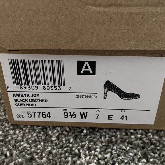 Wide width black pumps - Picture 2 of 10